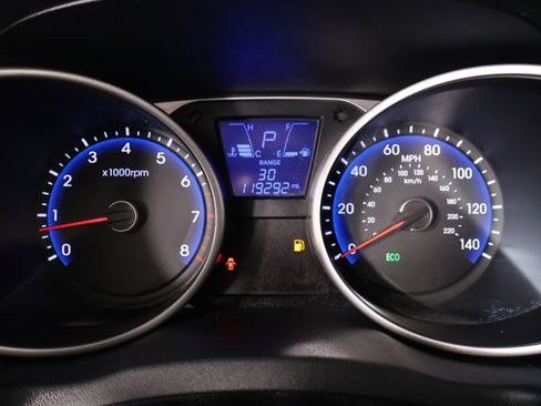Used 2013 Hyundai Tucson Limited w/ Premium Pkg FWD image 4