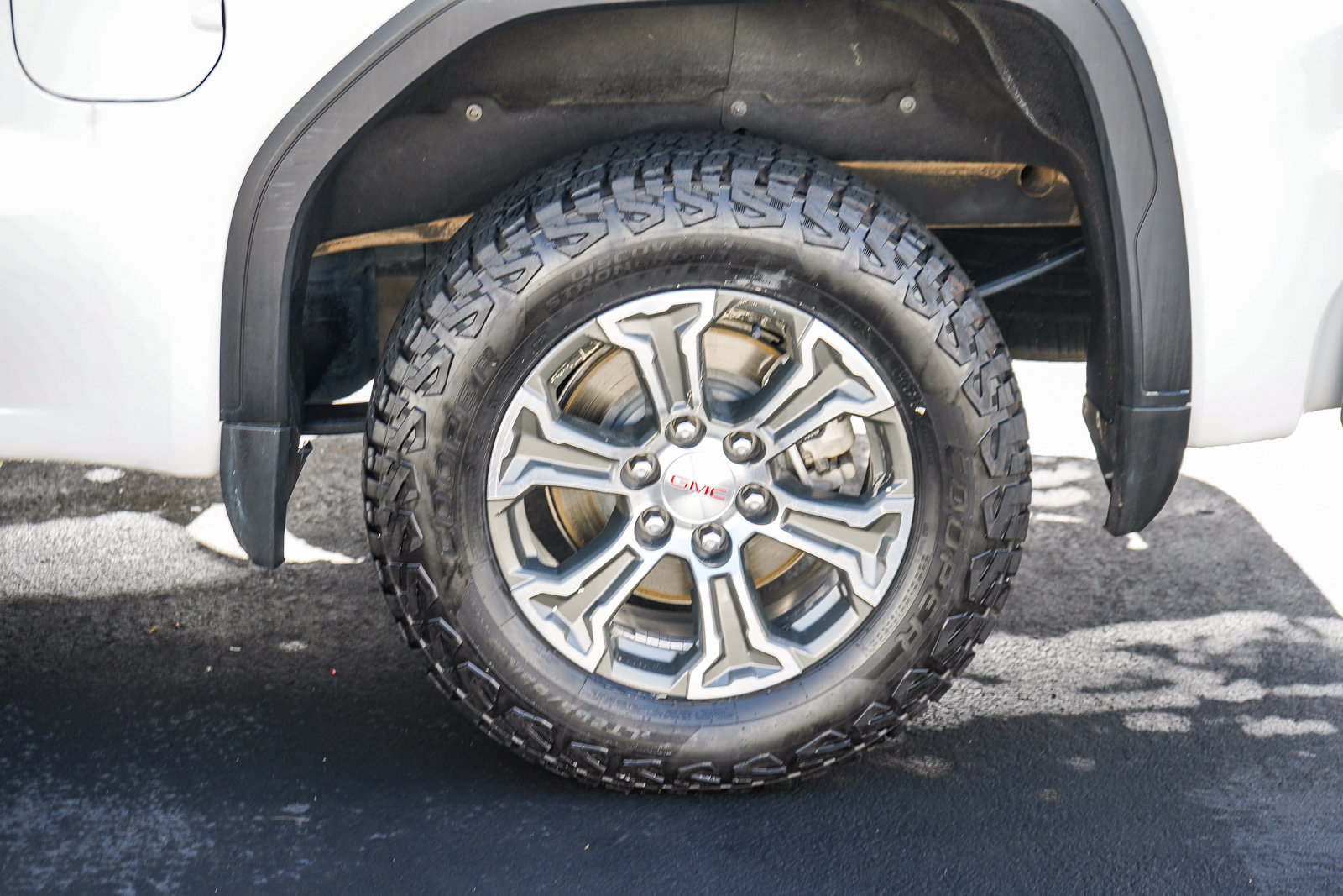 Used 2025 GMC Sierra 1500 SLT AWD/4WD image 11