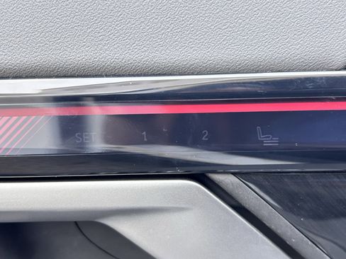 Used 2025 BMW i5 xDrive40 w/ Premium Package image 30