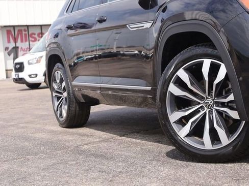 Certified 2023 Volkswagen Atlas Cross Sport SEL Premium R-Line image 3