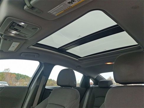 Used 2024 Chevrolet Malibu LT image 14