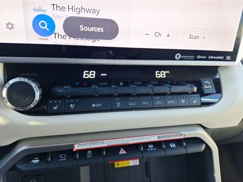 Used 2022 Toyota Tundra 1794 Edition image 28