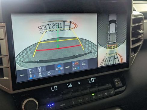 Used 2025 Toyota Tundra Limited AWD/4WD image 21