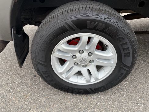 Used 2004 Toyota Tundra Limited image 18