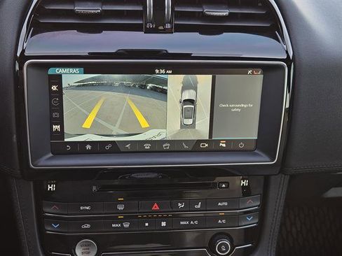 Used 2020 Jaguar F-PACE Prestige image 14