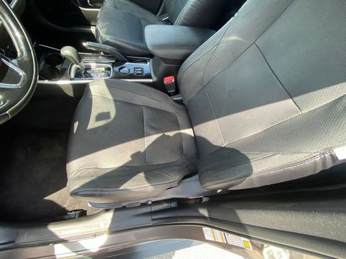 Used 2018 Mitsubishi Outlander SE FWD image 22