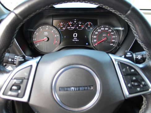 Used 2018 Chevrolet Camaro SS RWD image 26