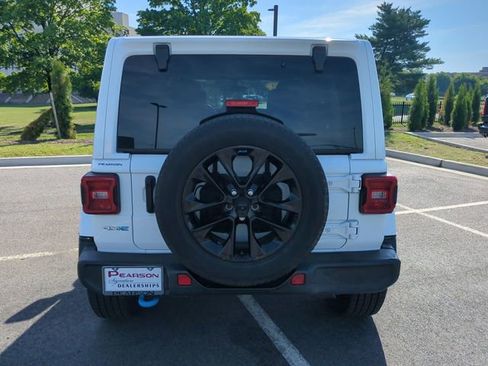 Used 2022 Jeep Wrangler Unlimited Sahara w/ Cold Weather Group AWD/4WD image 5