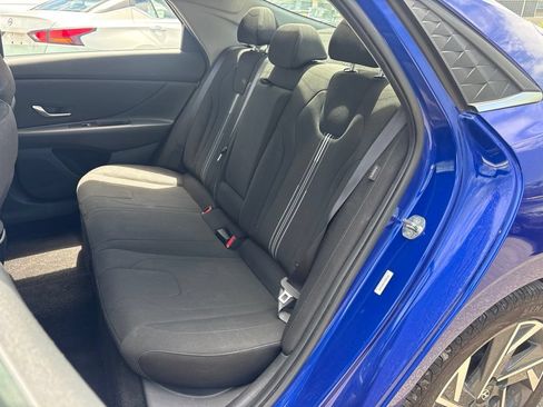 Used 2025 Hyundai Elantra SEL FWD image 11