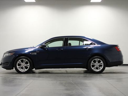 Used 2017 Ford Taurus SEL w/ Equipment Group 201A FWD image 7