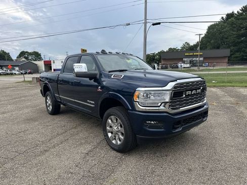 Used 2024 RAM 3500 Limited AWD/4WD image 11