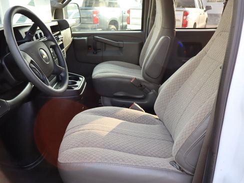 Used 2025 Chevrolet Express 3500 LS RWD image 15