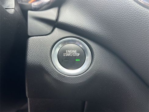 Used 2022 Chevrolet Equinox LT image 17