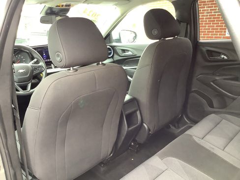 Used 2024 Chevrolet Trax LS w/ LS Convenience Package image 10