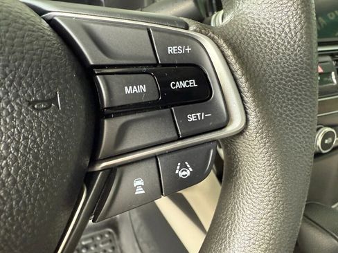 Used 2018 Honda Accord EX image 22