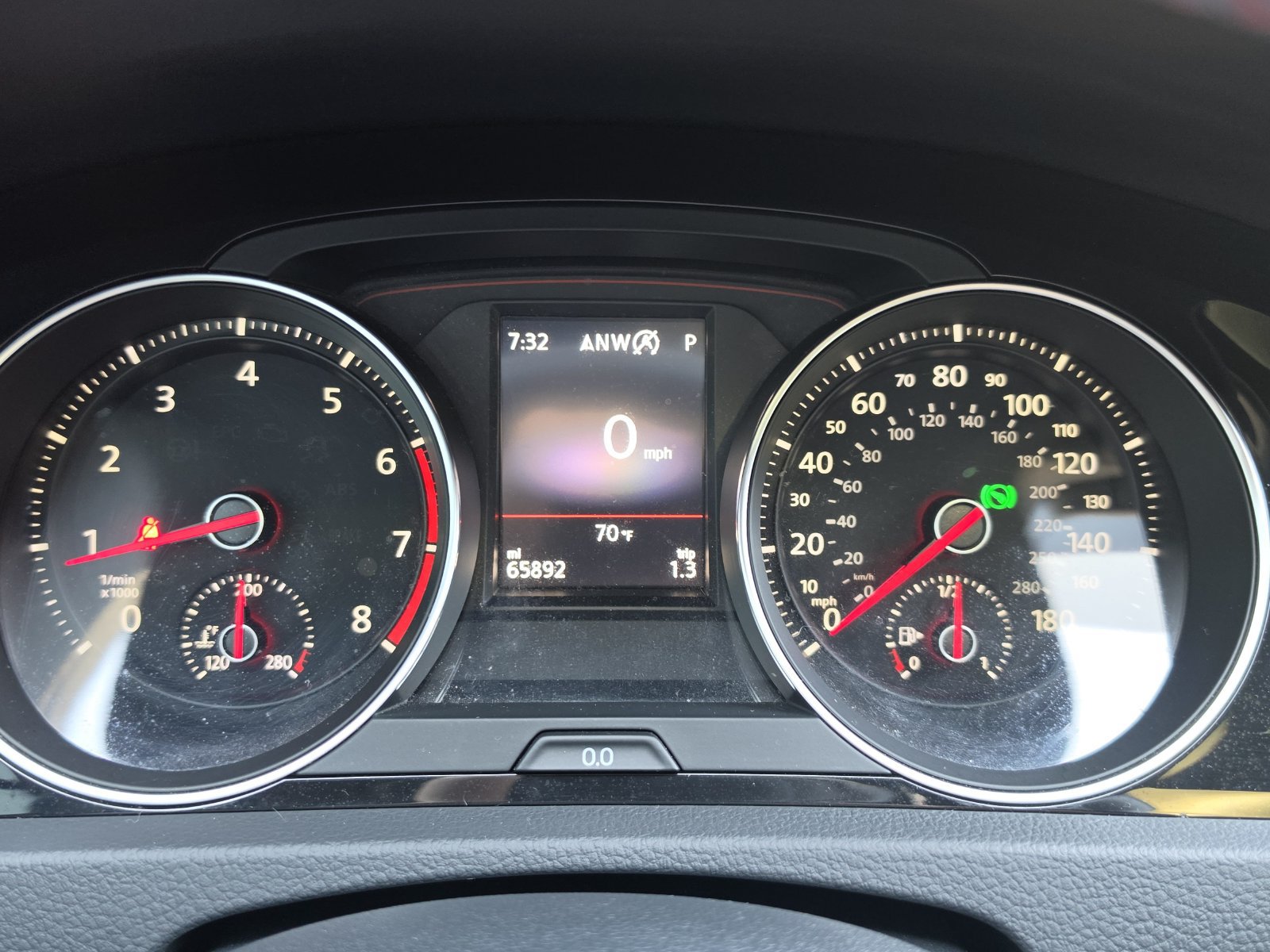 Used 2018 Volkswagen GTI SE FWD image 21