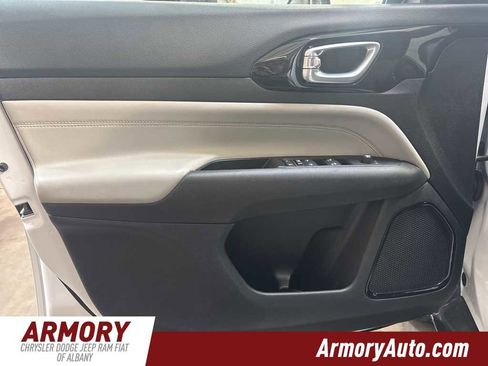 Used 2022 Jeep Compass Limited image 7