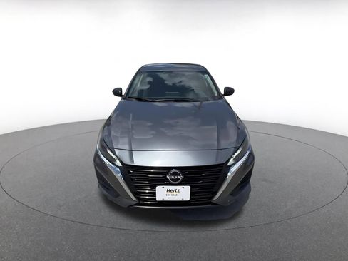 Used 2025 Nissan Altima 2.5 SV FWD image 4
