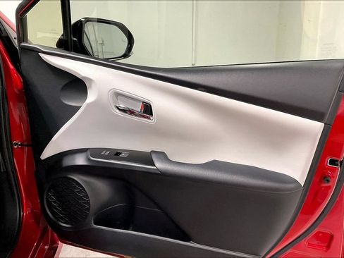 Used 2018 Toyota Prius Prime Advanced FWD image 21