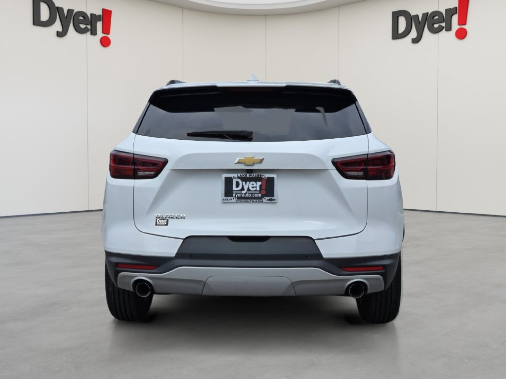 Used 2024 Chevrolet Blazer LT w/ Convenience Package FWD image 4