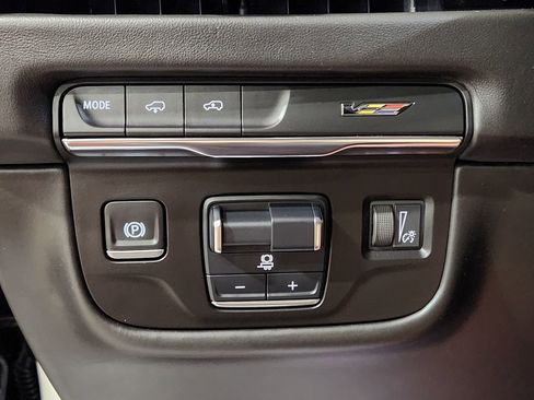 Used 2025 Cadillac Escalade V image 41