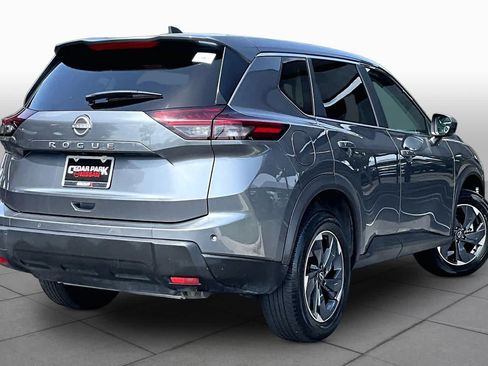 Used 2025 Nissan Rogue SV FWD image 13