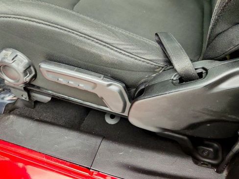 Used 2019 Jeep Wrangler Sport image 11