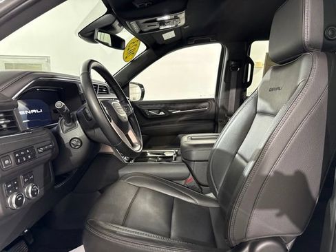 Used 2023 GMC Yukon Denali AWD/4WD image 18