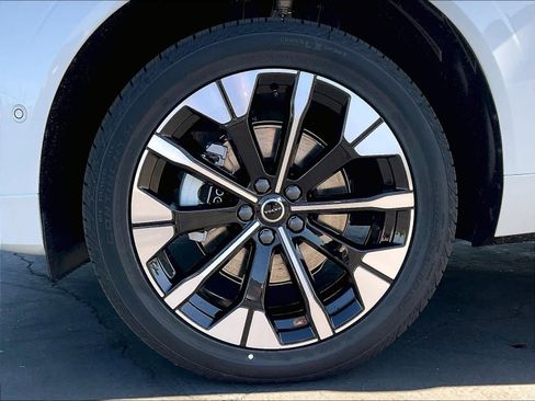 New 2026 Volvo XC60 B5 Plus w/ Climate Package AWD/4WD image 14