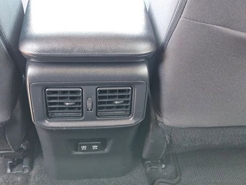 Used 2021 Toyota RAV4 XLE w/ Convenience Package FWD image 23
