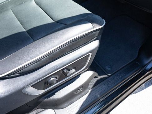 Used 2025 RAM 1500 Laramie image 41