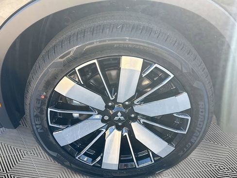 New 2026 Mitsubishi Outlander SE image 33