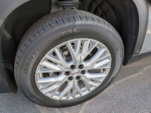 Used 2025 GMC Acadia Elevation w/ Elevation Premium Package FWD image 8