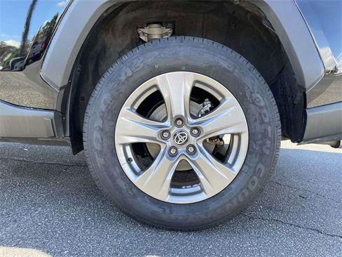 Used 2023 Toyota RAV4 XLE image 9