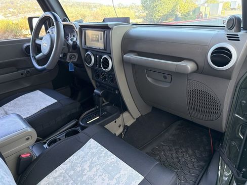 Used 2008 Jeep Wrangler Unlimited Sahara w/ Trailer Tow Group AWD/4WD image 8