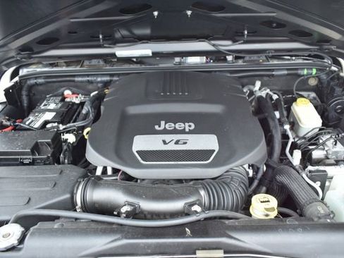 Used 2017 Jeep Wrangler Unlimited Sport w/ Quick Order Package 24S AWD/4WD image 40
