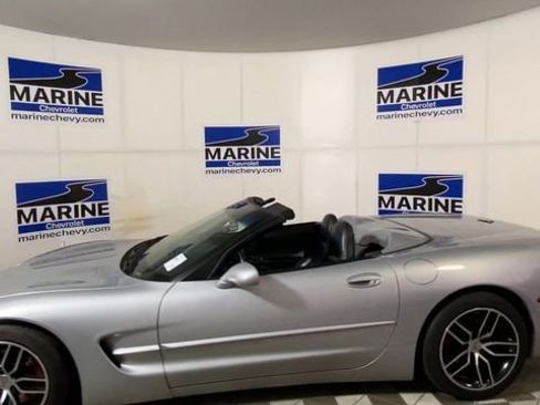 Used 1998 Chevrolet Corvette Convertible w/ Memory Pkg RWD image 7
