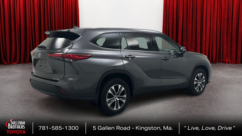 Certified 2021 Toyota Highlander XLE AWD/4WD image 5