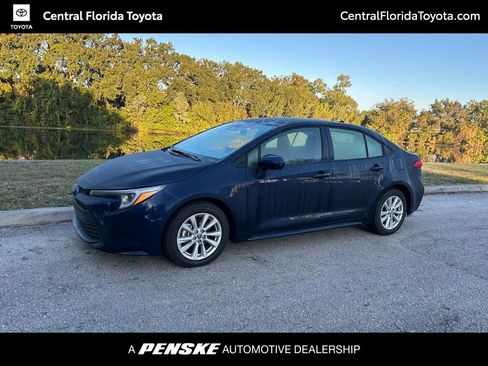 Certified 2025 Toyota Corolla LE image 1