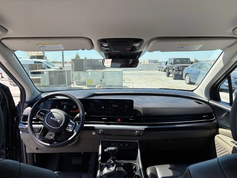 Used 2026 Kia Carnival FWD image 36