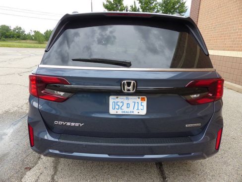 Used 2025 Honda Odyssey Touring image 7