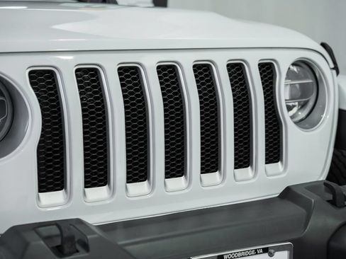 Used 2021 Jeep Wrangler Unlimited Sahara w/ Dual Top Group AWD/4WD image 10