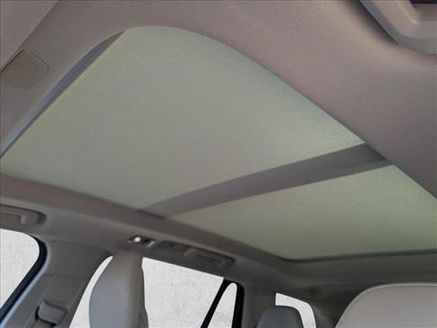 Used 2018 Volvo XC90 T6 Momentum w/ Convenience Package image 15