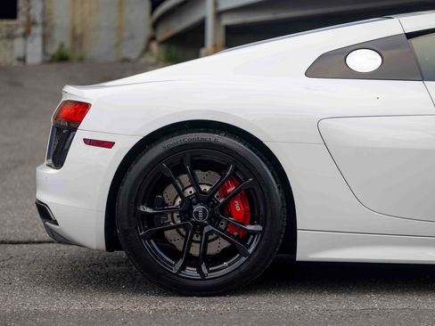 Used 2018 Audi R8 V10 RWD image 38