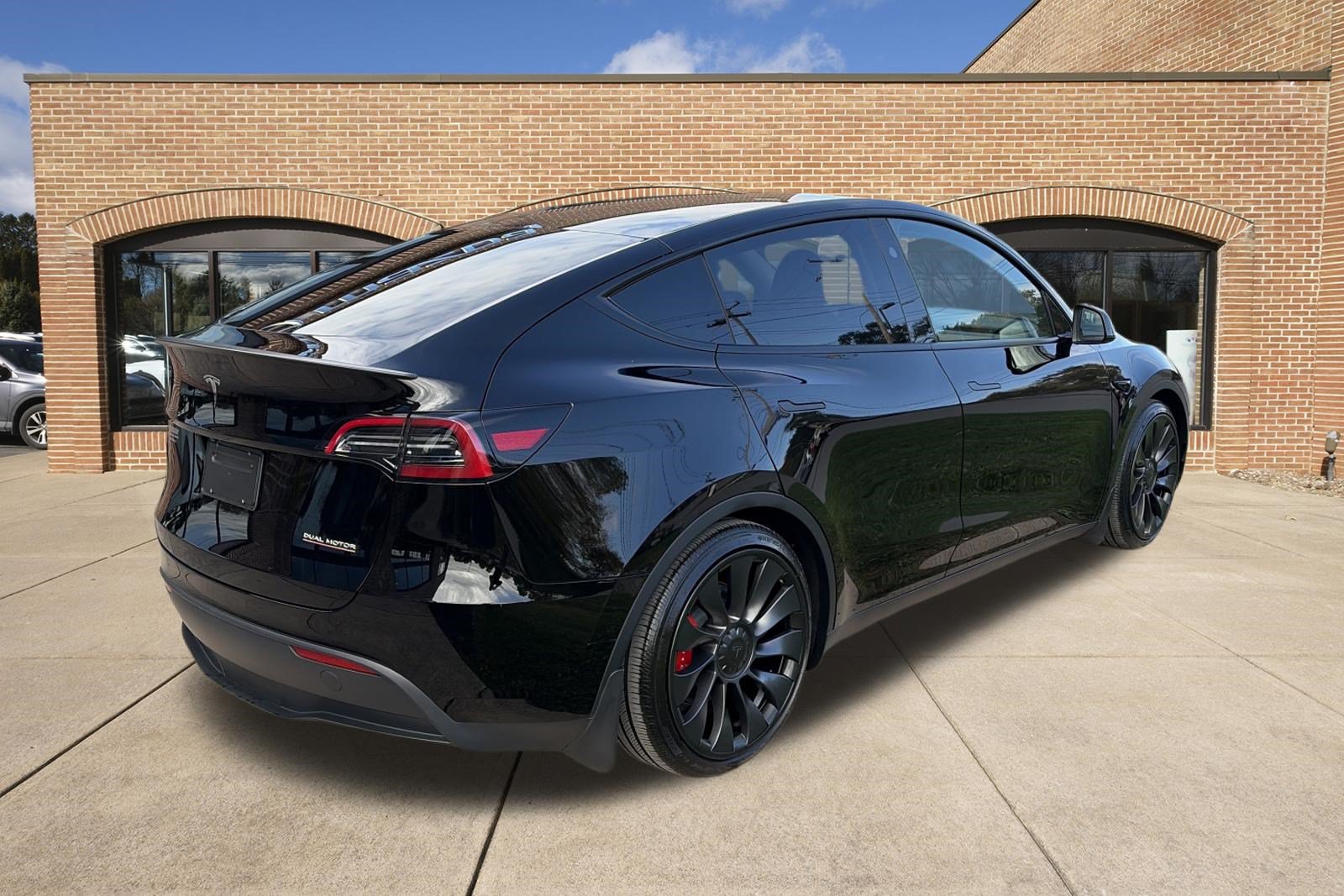 Used 2025 Tesla Model Y Performance AWD/4WD image 3