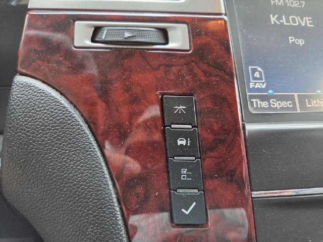 Used 2013 Cadillac Escalade Premium AWD/4WD image 30