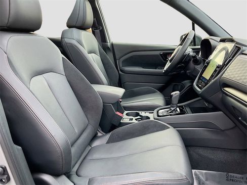 Used 2025 Subaru Forester Touring w/ Touring Package image 27