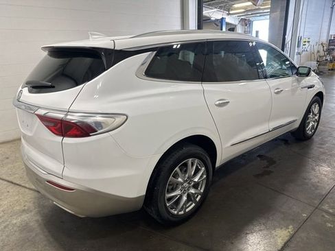 Used 2023 Buick Enclave Essence w/ Experience Buick Package FWD image 4
