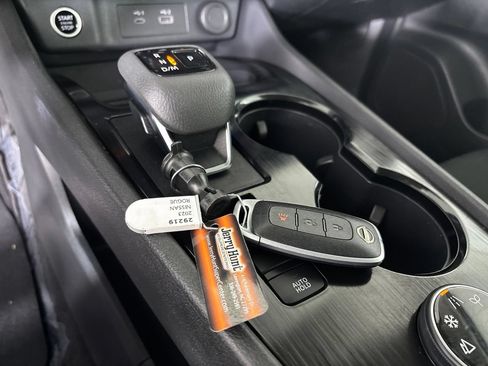 Used 2023 Nissan Rogue S AWD/4WD image 18