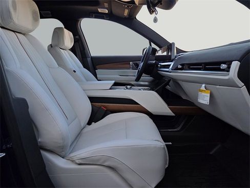 New 2026 Cadillac Vistiq Sport w/ LPO, Floor Liner Package image 14